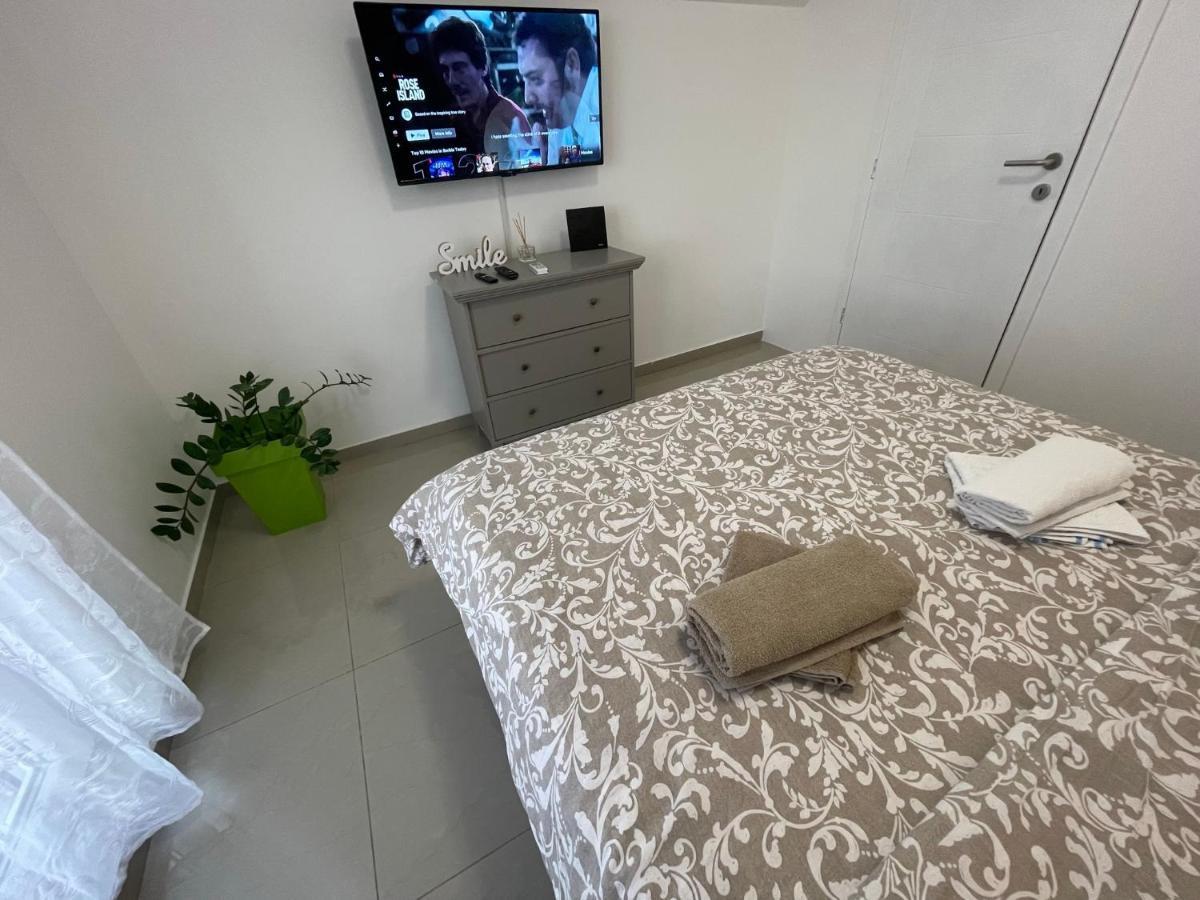 Apartman 1 Appartamento Sremska Mitrovica Esterno foto