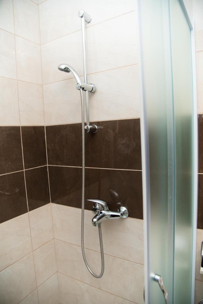 Apartman 1 Appartamento Sremska Mitrovica Esterno foto